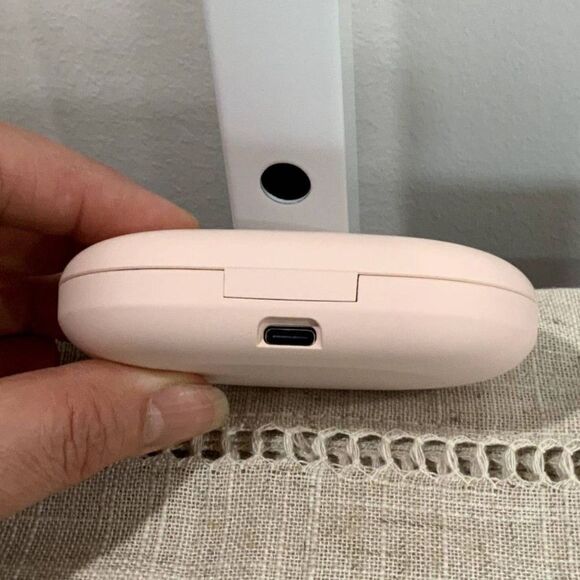 3D Surround Sound Wireless Bluetooth Earbuds by Yookie in Pink - Picture 4 of 5